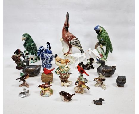 Tall Italian model of a Hoopoe and a collection of various, principally ceramic, models of birds&nbsp;