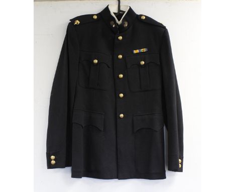 British Army dress uniform jacket having Moss Bros &amp; Co Ltd label "A F O Murray", brass "Quo Fata Vocant" (Northumberland