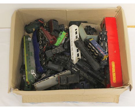 Collection of vintage model railway engines and carriages, all play worn with some damages, various gauges to include Mainlin