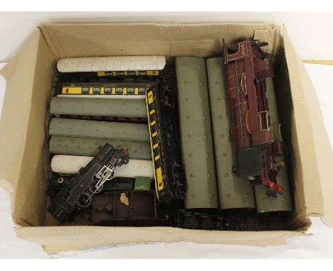 Collection of vintage model railway engines and carriages, all play worn with some damages, various gauges to include Tri-ang