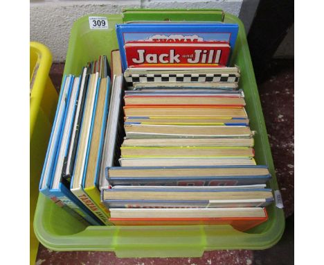 Box of vintage annuals to include Beano