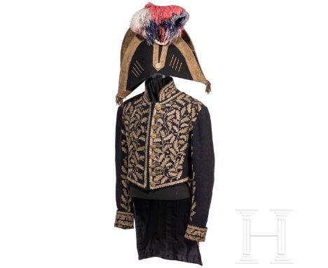 Uniformensemble für einen Marschall der kaiserlichen Armee, 20. Jhdt.  Nachempfundene Museumsanfertigung. Hoher Zweispitz aus