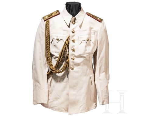 Weiße Sommerfeldbluse für einen Generalmajor, vor 1945  Feines weißes Grundtuch, vier Taschen im österreichischen Stil, golde