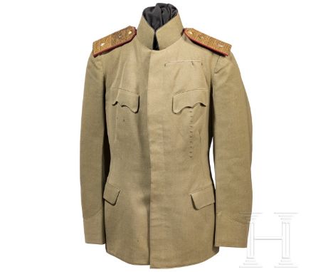 Feldbluse für einen Generalleutnant, Erster Weltkrieg  Feines feldgraues Tuch (mottenfrei!), vier Taschen, verdeckte Knopflei