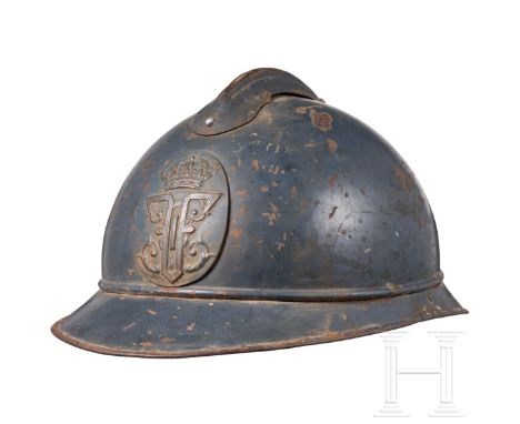 Stahlhelm M 15 Adrian für Mannschaften der rumänischen Armee im Ersten Weltkrieg  Stahl, blaugrau lackiert (berieben, Korrosi