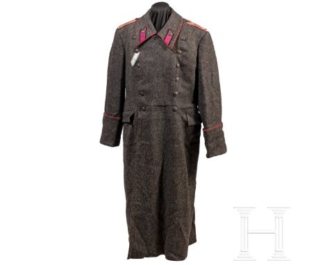Wintermantel für einen Oberst des Heeres, Zweiter Weltkrieg  Derbes dunkelgraues Wolltuch mit roten Vorstößen, zweireihig Löw
