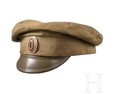Schirmmütze für Mannschaften/Unteroffiziere der zaristischen Armee, um 1915  Korpus aus sandfarbenem Leinen mit olivgrünem Fi