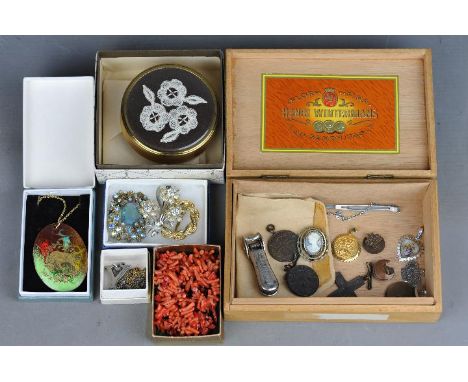 A Henri Wintermans cigar box containing a coral necklace with matching earrings, brooches, handmade jewellery, medals, white 