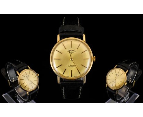 A Gents 9ct Gold Rotary Wristwatch Gilt dial with baton numerals, manual wind, 34 mm 9ct gold case, plain, non-engraved case 