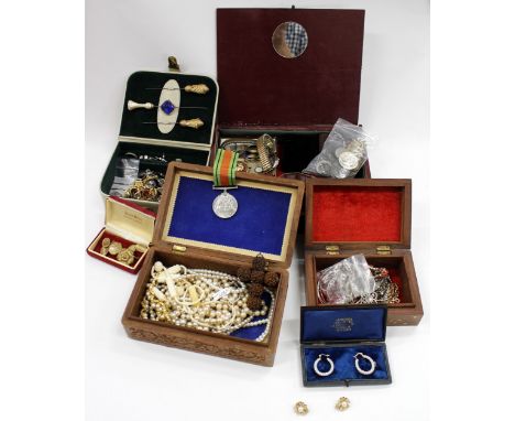 A SELECTION OF VINTAGE COSTUME JEWELLERY including brooches, necklaces, earrings, bangles, pins, Egyptian bracelet, simulated