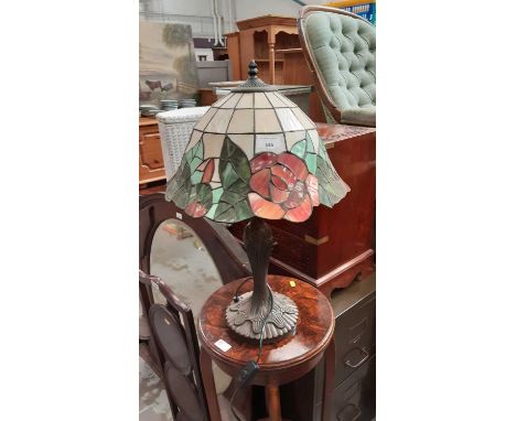 Reproduction Tiffany table lamp, with decorative shade