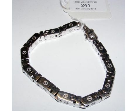 A heavy 9ct white gold bracelet (40g) CONDITION REPORTthis item is 23cm in length
