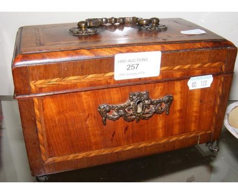 A Georgian three compartment tea caddy with Lion paw feet - 19cm 