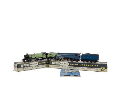 Wrenn Railways 00 Gauge Locomotives and Tenders: W2226 BR light green 5023 ‘Brecon Castle’, in an original Wrenn box, renumbe
