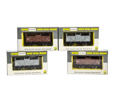 Wrenn Railways 00 Gauge GW and BR Cattle Wagons, W4630 BR brown wagons (2) and W4630A GW light grey wagons, in original boxes