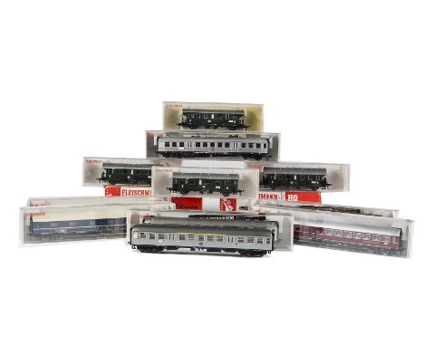 Fleischmann H0 Gauge DB Coaching Stock: comprising bogie cars ref 5105, 5107, 5108, 5120, 5121, 5122 in boxes and one other u