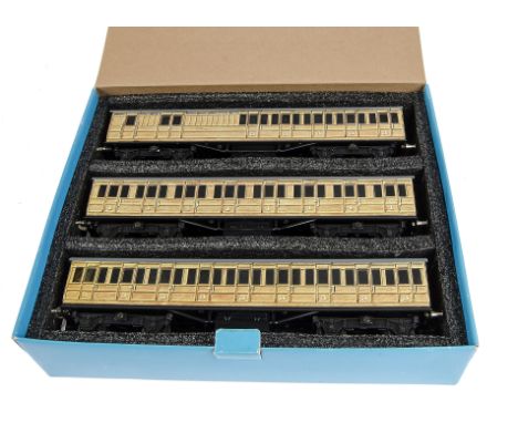 An ACE Trains 0 Gauge C/1 LNER’Teak’ Coach Set, comprising three Coaches, All 1st, All 3rd and Third Brake, in original blue 