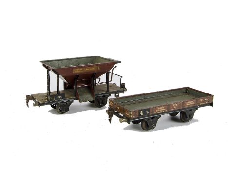 Gauge I Continental Freight Stock by Märklin: comprising a DR low-sided wagon and working ‘Talbot’ side-emptying Hopper wagon