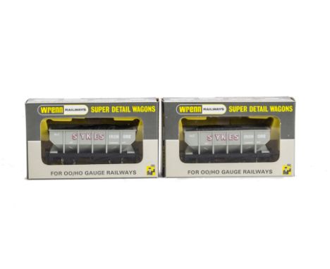 A pair or Wrenn Railways 00 Gauge W5082 ‘Sykes’ 21T Hopper Wagons, in light grey No 7, in original boxes, E-M, boxes E (2)