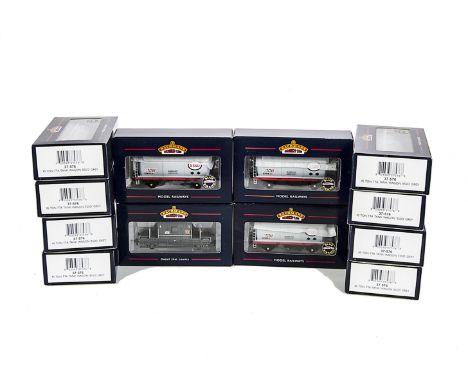 Bachmann 00 Gauge 4-wheel Freight Stock: a block train of eleven Esso grey TTA tank wagons ref 37-576, together with a Railfr