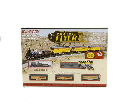 N Gauge American ‘Prairie Flyer’ train set by Bachmann: ref 24004, containing 4-4-0 locomotive no 119, three UPRR coaches, tr
