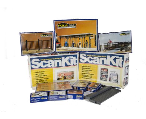 LGB/Pola G scale kit buildings designed for outdoor use: 3 tubs of unboxed items including platforms and building components,