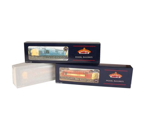 Bachmann 00 Gauge Diesel Locomotives: comprising Class 37s 37238 in BR blue, 37410 ‘Aluminium 100’, and Rails of Sheffield sp