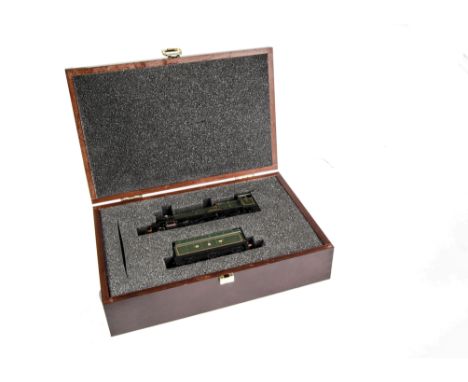 A Bachmann 00 Gauge Ltd Ed ‘Raveningham Hall’, No 6960 in GWR green, Ltd Ed 1438/2000, with 9ct gold nameplates, in original 