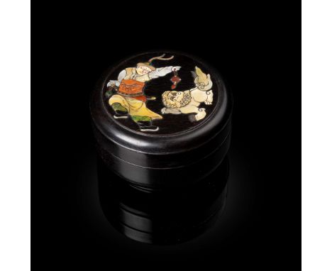  CHINESE MOTHER-OF-PEARL, SOAPSTONE AND HARDSTONE-INLAID ZITAN CIRCULAR BOX WITH COVER JIAJING MARK, QING DYNASTY, 18TH CENTU