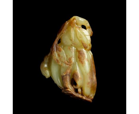  CHINESE YELLOW JADE WITH RUSSET SKIN CARVING OF 'FINGER CITRUS AND BAT' GROUP QING DYNASTY, 18TH-19TH CENTURY 清 黃玉帶皮巧雕佛手蝙蝠擺件