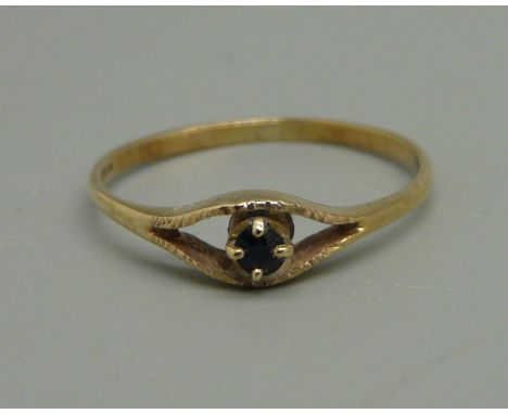 A 9ct gold ring stone set ring, 0.9g, size M 