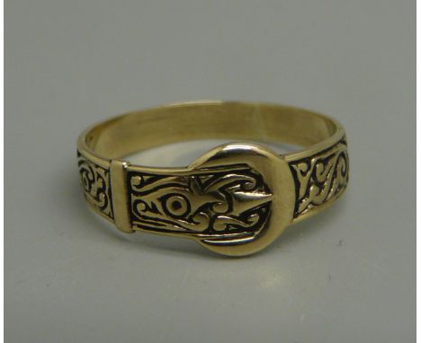 A 9ct gold buckle ring, 1.1g, size J/K 