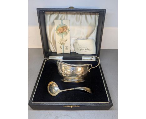 An early 20th century cased silver sauce boat and ladle set, hallmarked Birmingham 1935, total weight 150.3gLocation: 