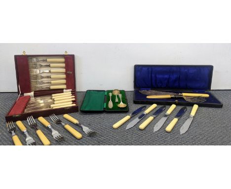 Mixed silver and silver plate to include a cased set of early 20th century silver Christening set, silver plate cased fish kn