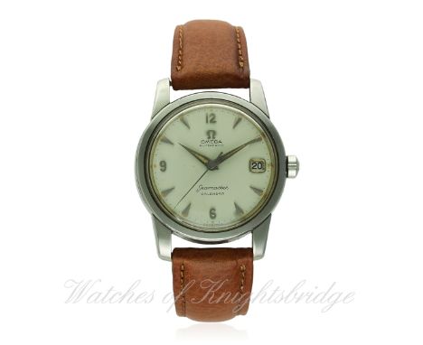 A GENTLEMAN'S STAINLESS STEEL OMEGA SEAMASTER CALENDAR WRIST WATCH CIRCA 1958, REF. SC 2922-2
D: Silver dial with silver Arab