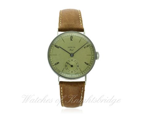 A GENTLEMAN'S STAINLESS STEEL ZENITH WRIST WATCH CIRCA 1940s, ORIGINALLY RETAILED BY REID D: Silver dial with bi-hourly Arabi