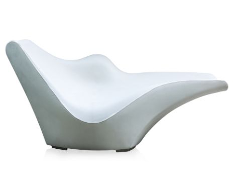 A DRIADE TOKYO POP DAYBED
Designed Tokujin Yoshioka, sculptural form in polyethylene, suitable for outdoors
H x 78.5cm W x 74