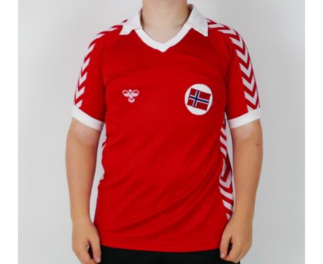 A Norwegian shirt 1981-82 season, Norway v. England, worn by No. 4 Einer Jan Aas, Norway beat England 2 - 1; Trevor Francis p