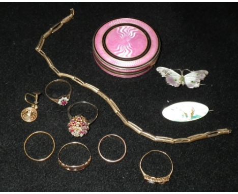 A PINK ENAMEL AND SILVER GILT POWDER COMPACT and a small quantity of gold and similar jewellery