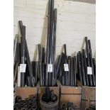 un lot de 50 + assorted pipe