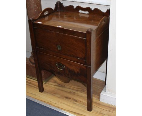 A George III mahogany tray top commode, W.58cm D.44cm H.82cm Condition: The top is slightly bowed as is the apron on the draw