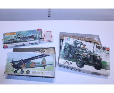 Three assorted military model kits, (boxed as new) 