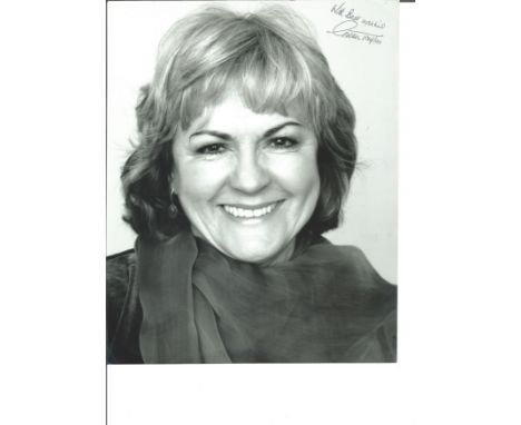 Gwen Taylor signed 10x8 black and white photo. English actress who has appeared in many British television programmes. She is