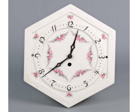 Wanduhr, Max Roesler Feinsteinzeug mit dem klassischen Röschendekor Max Roesler Steingutfabrik in Rodach, Stempelmarke Gustav