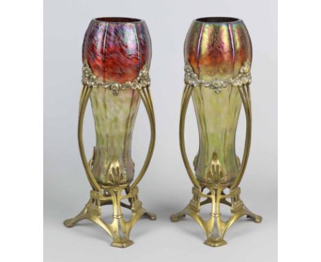 Jugendstil Vasen Paar Böhmen&nbsp; um 1900/05 Messingguß, dreipassig gegliederte und mit Jugendstil Ornamentik ausgeführte Mo