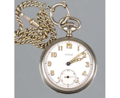 *Junghans* Taschenuhr mit Kette silberfarbenes mit Fischhaut guillochiertes und freiem Monogramm Medaillon verziertes Uhrenge