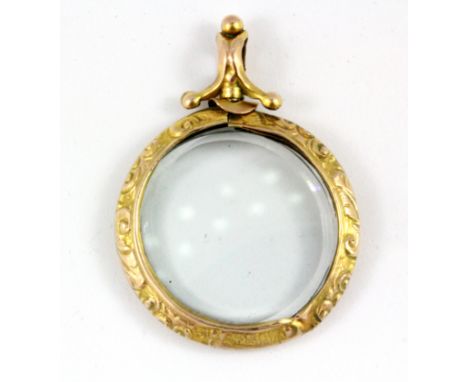 A 9ct yellow gold (stamped 9ct) portrait pendant, L. 4cm.
