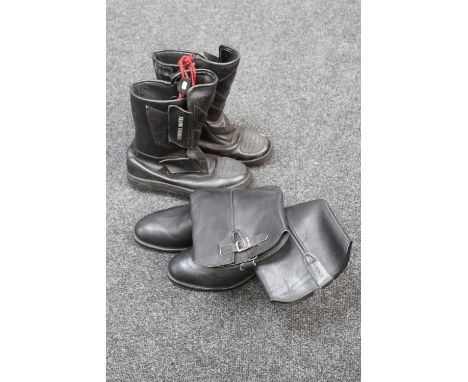 A pair of Frank Thomas black leather boots and a pair of Harley Davidson boots 