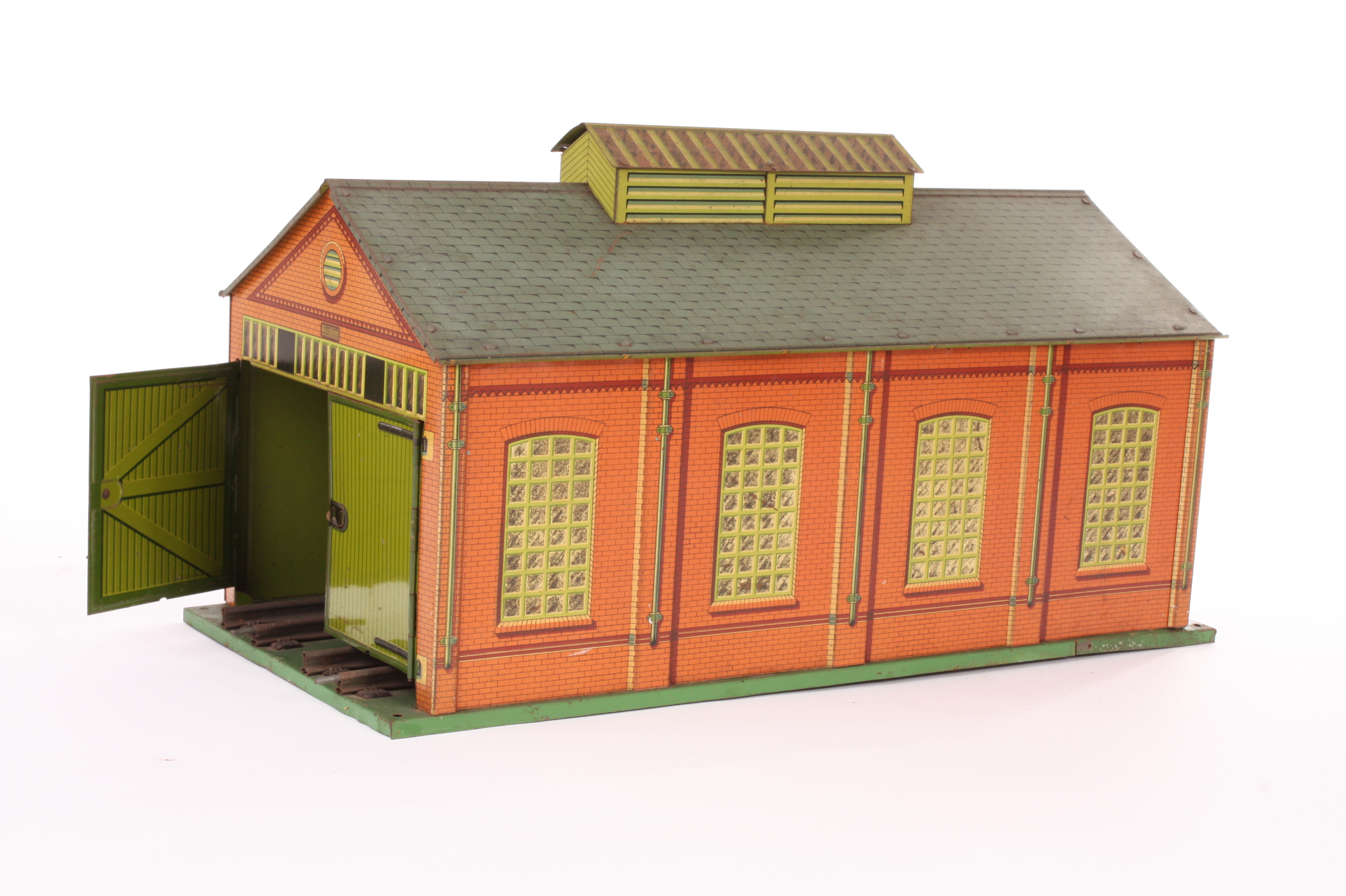 Hornby 0 Gauge No.2A Engine shed fitted for clockwork running (2rail