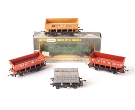 Wrenn 00 Gauge Hopper wagons and others: Four ‘Hoveringham’ hopper wagons in red livery (one numbered ‘230’, the others un-nu